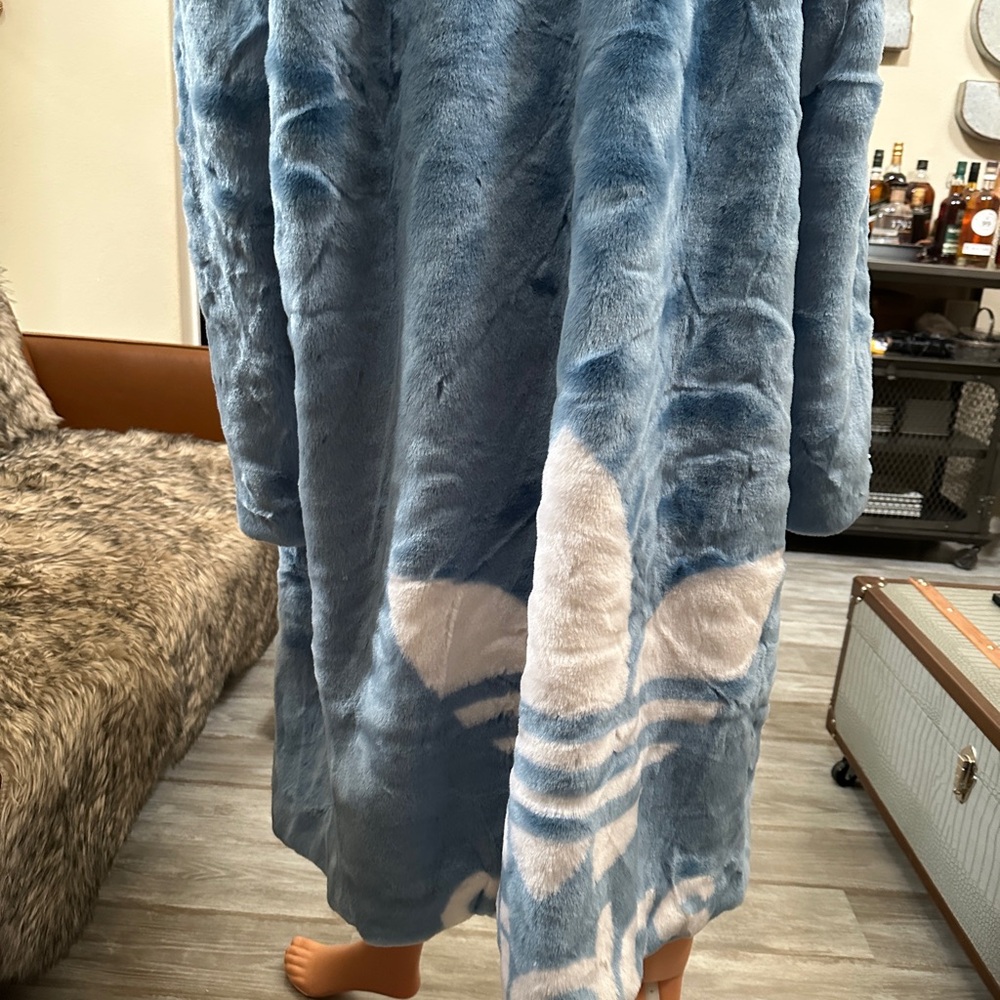 Ivy Park x Adidas blue fur jacket Midium(Fits like Extra Large ) Beyoncé unisex - Picture 2 of 8